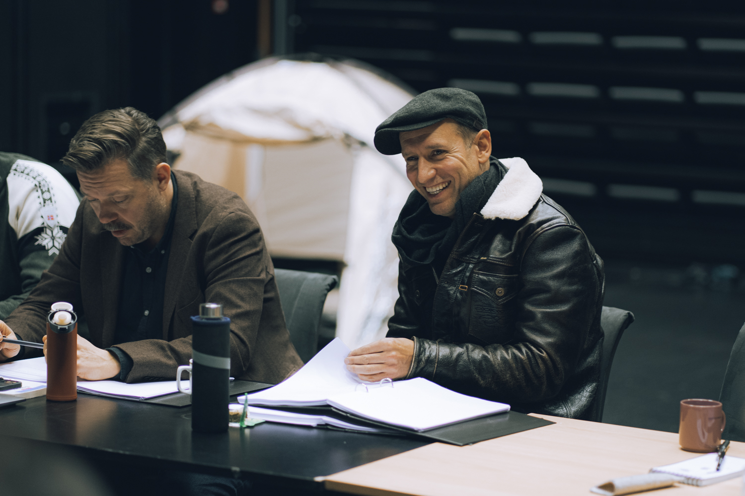 Leseprøve Doppler, skuespilerne foran telt