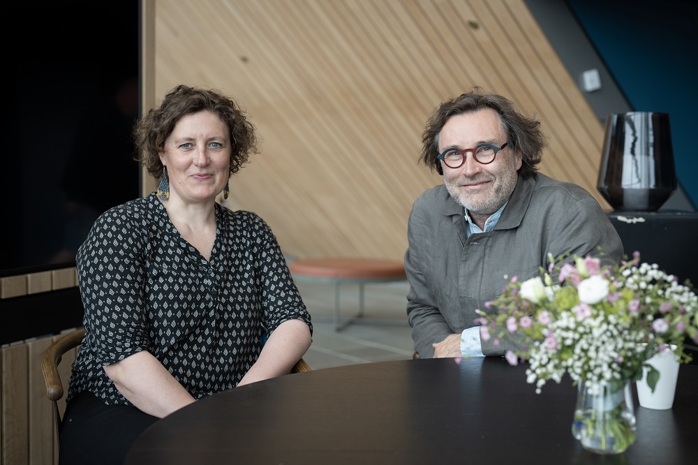 Susanne Andreasen, teatersjef ved Nuis på Grønland, og Erik Søderblom, teatersjef ved Espoon Teatteri i Finland.