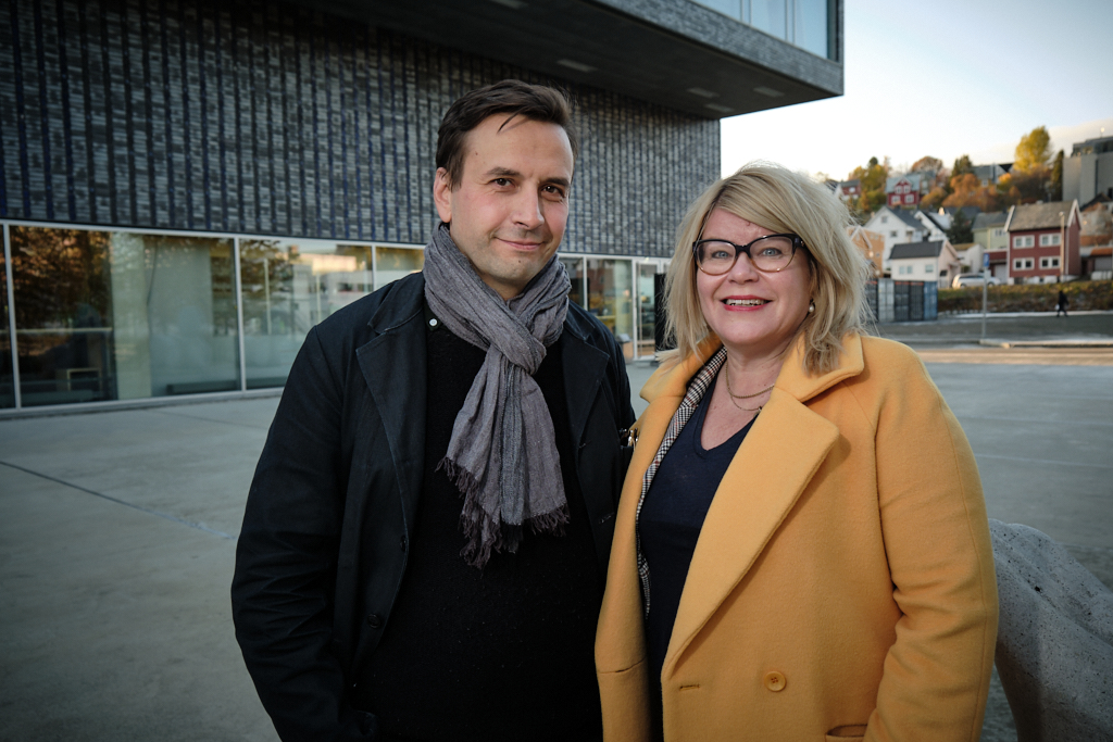 Påtroppende teatersjef Egill Pálsson og styreleder Linda Beate Randal. Foto: Jan Fredrik Frantzen