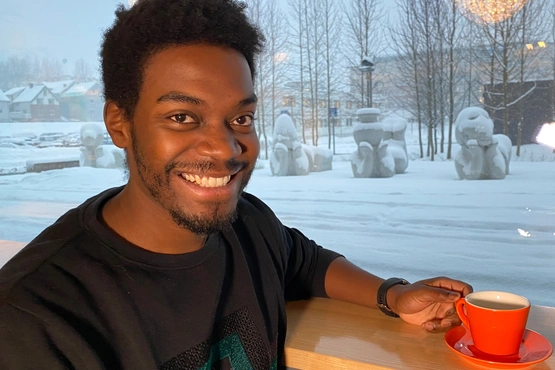 Emil Rodrigo Jørgensen i kafeen på HT